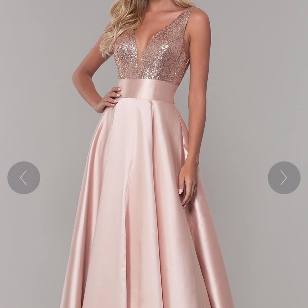 🥳HOST PICK🥳Never Worn prom dress make an offer